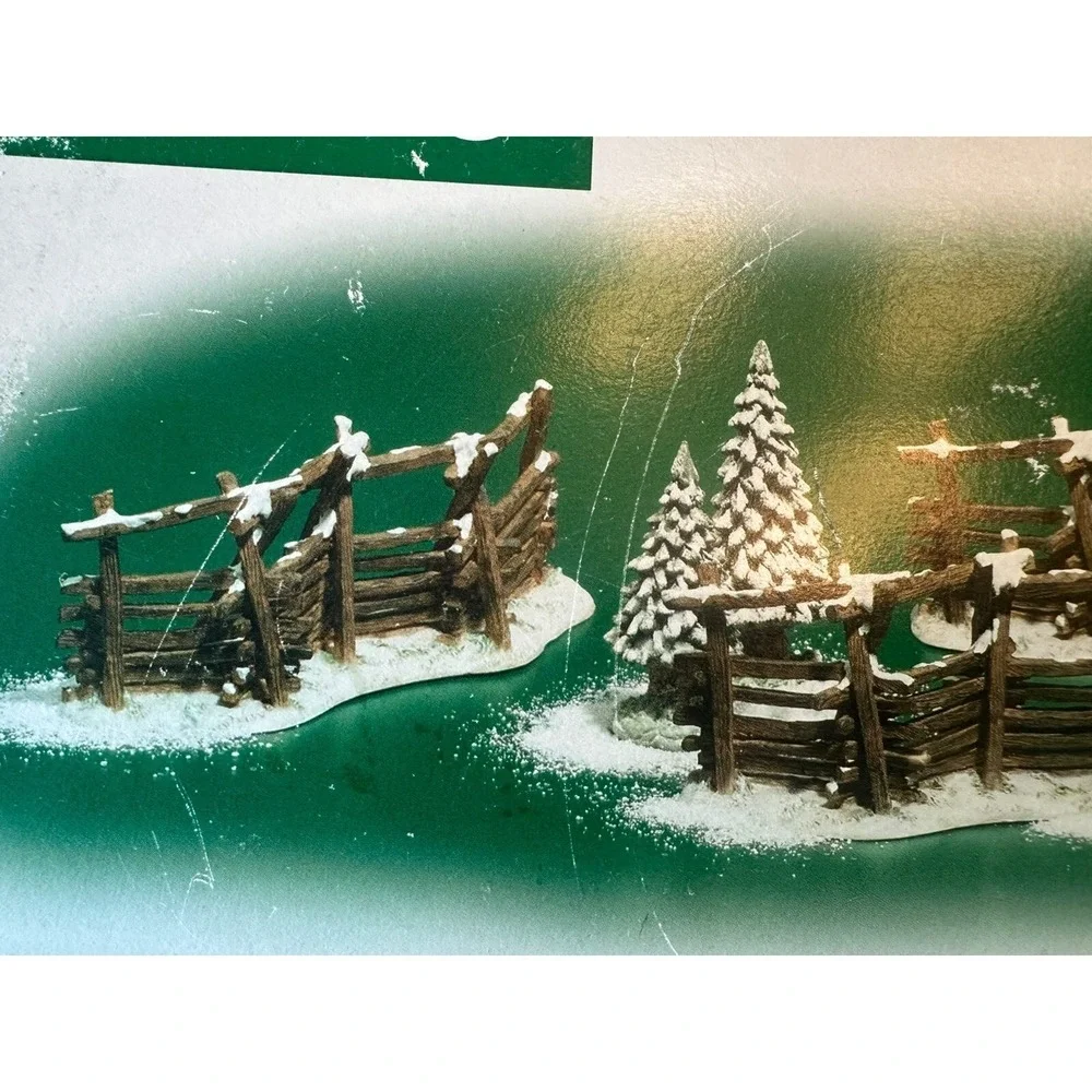 Department 56 Dickens Village Accessories VILLAGE CORRAL FENCE 4 Piece New‎